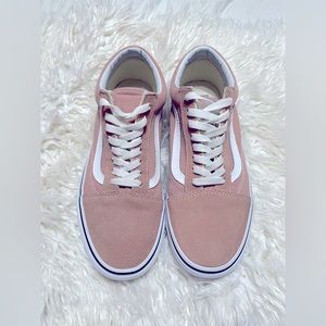 Women US
Mahogany Rose/True White